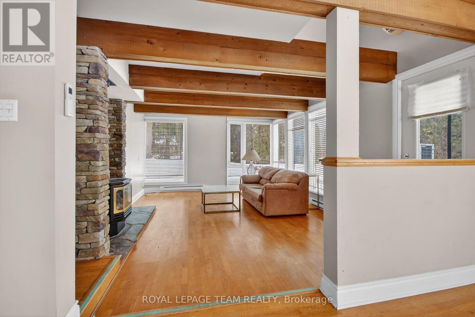 5965 Rideau Valley Drive N