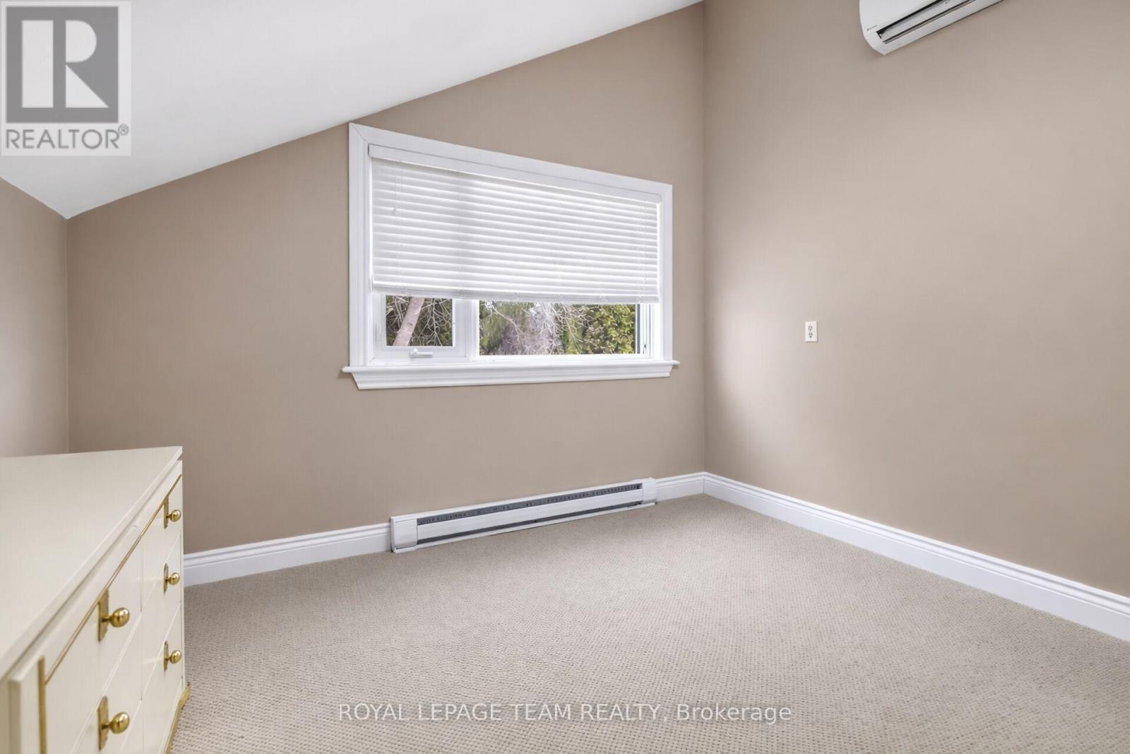 5965 Rideau Valley Drive N