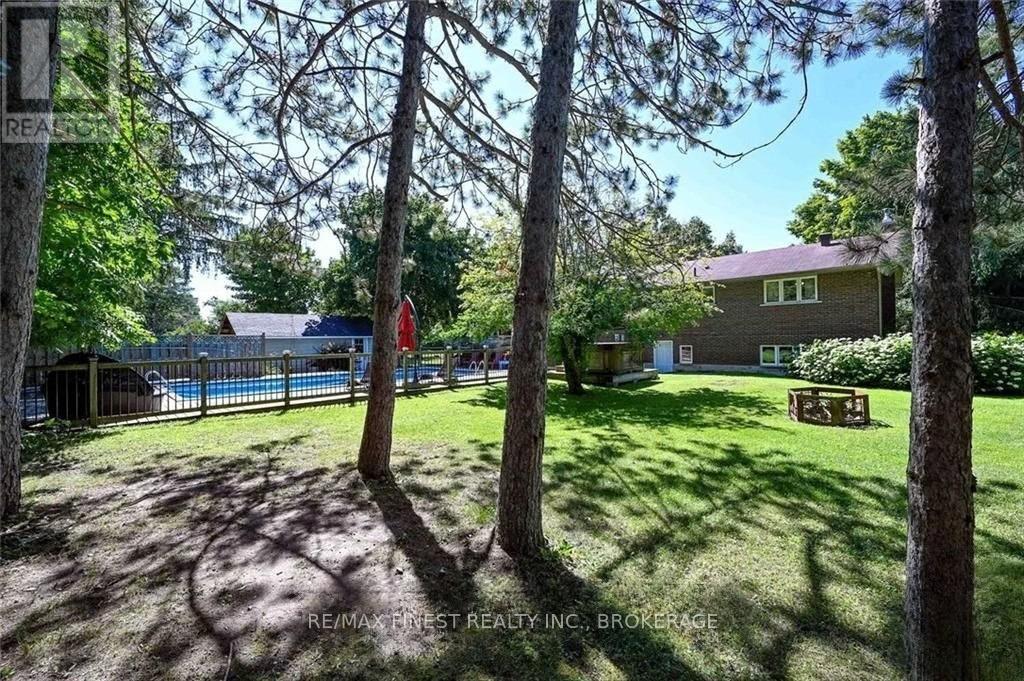 2518 Rideau Ferry Road