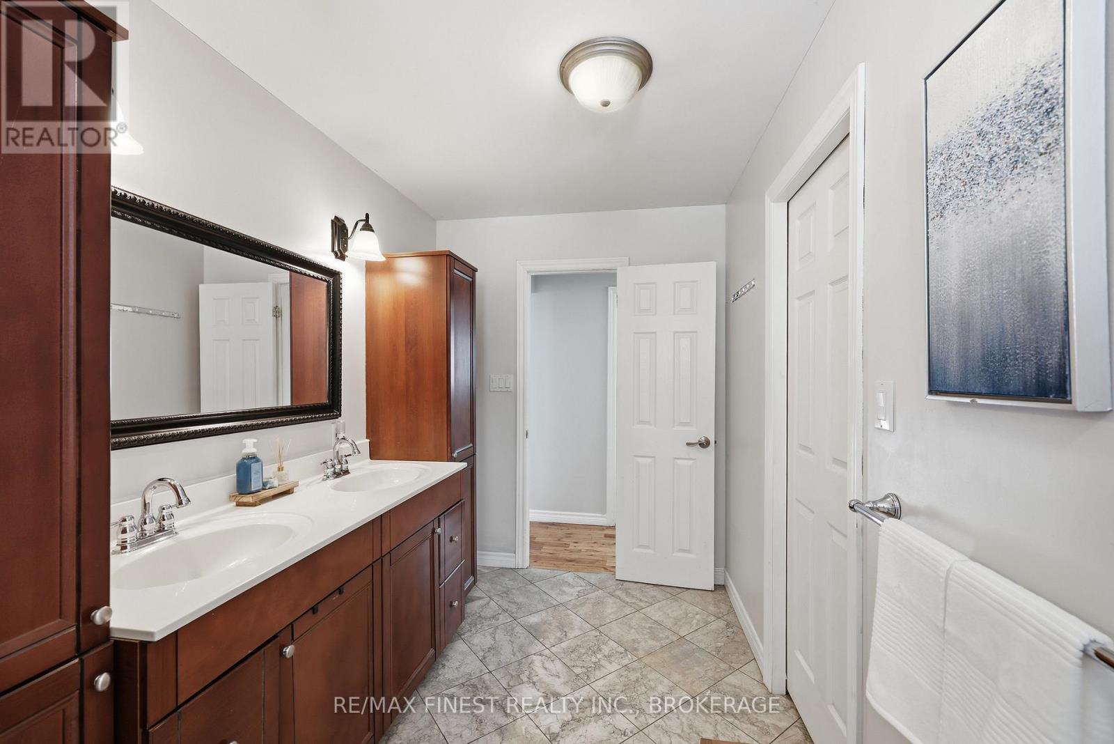 2518 Rideau Ferry Road