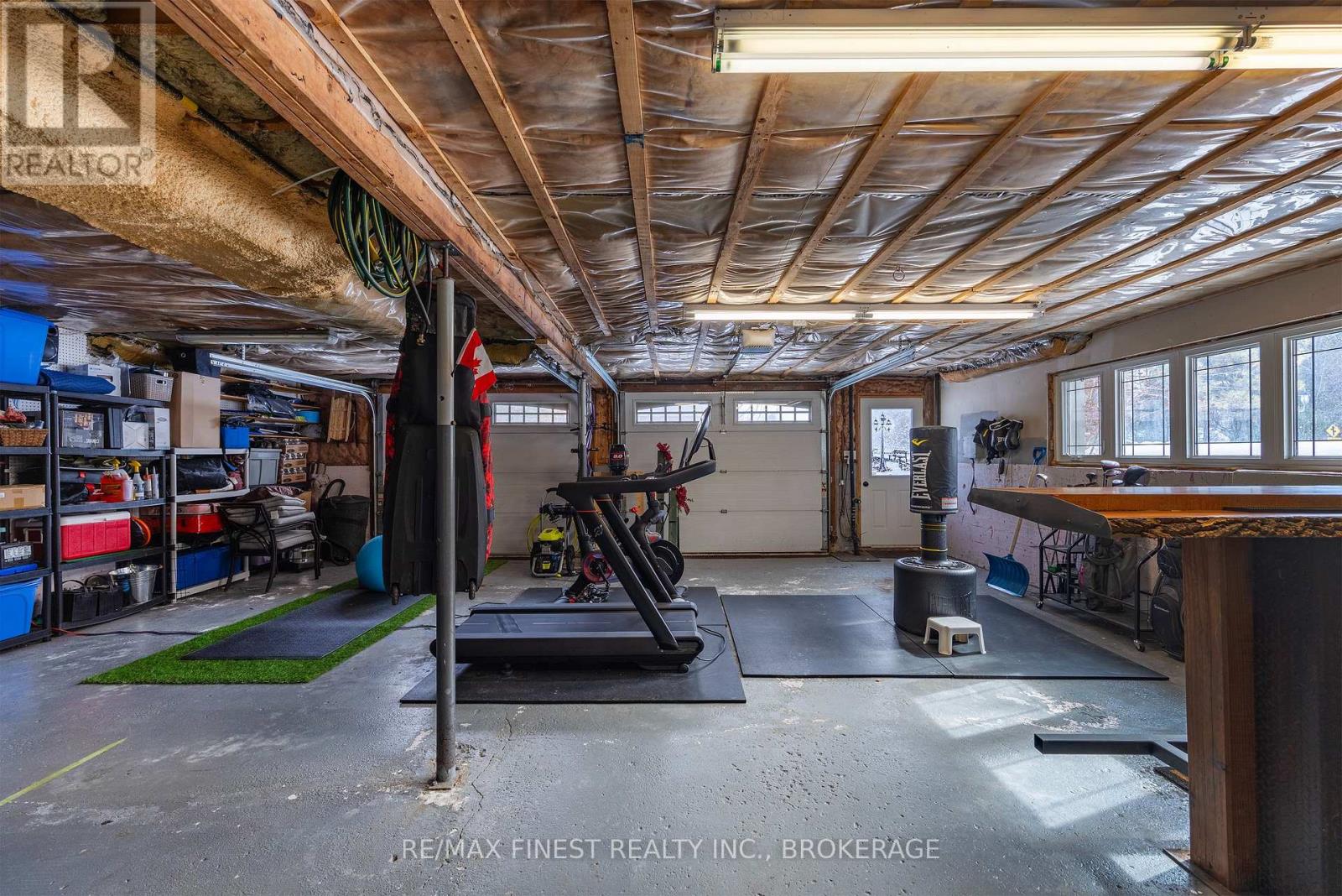 2518 Rideau Ferry Road