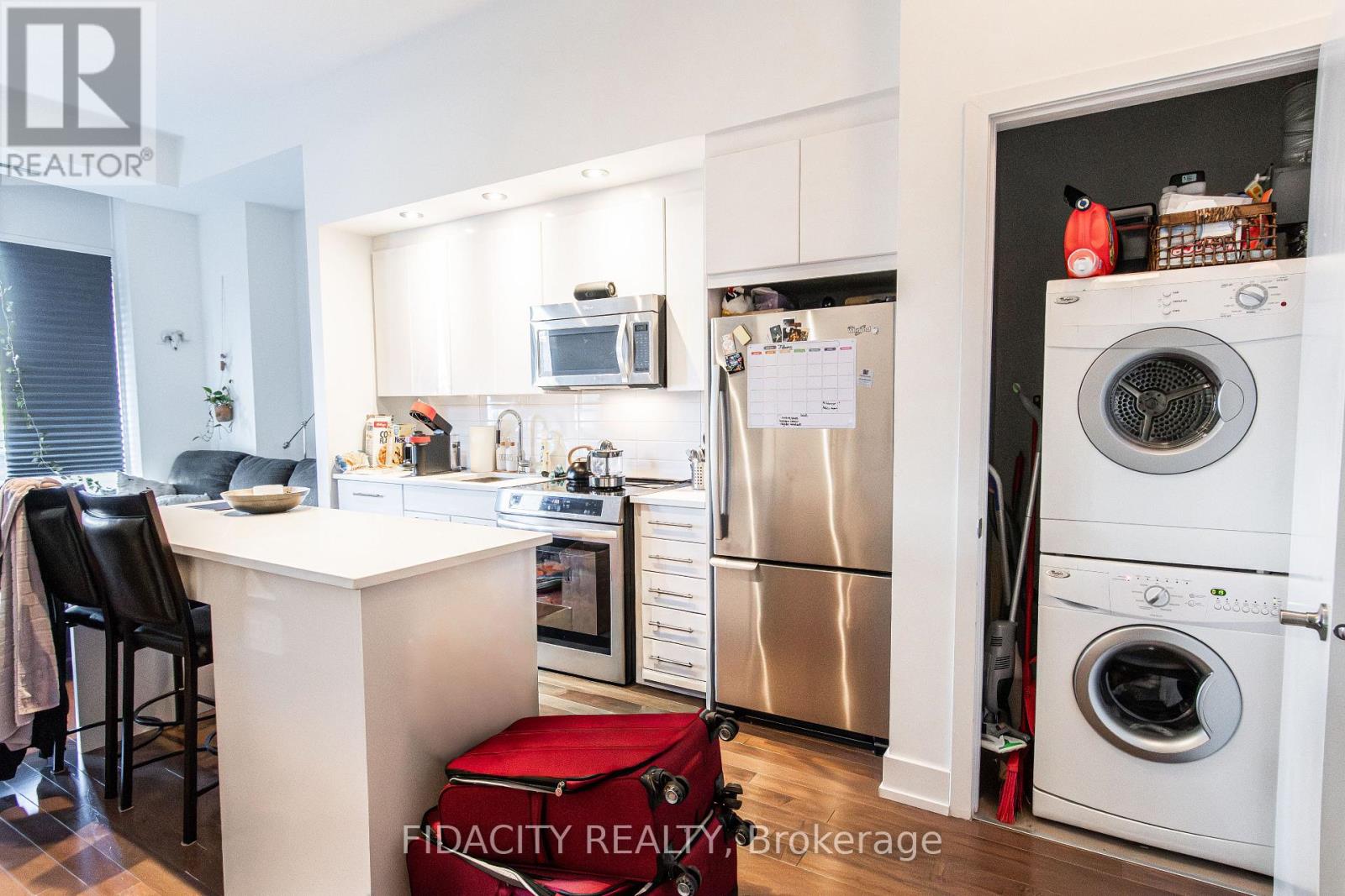 102 - 360 Patricia Street