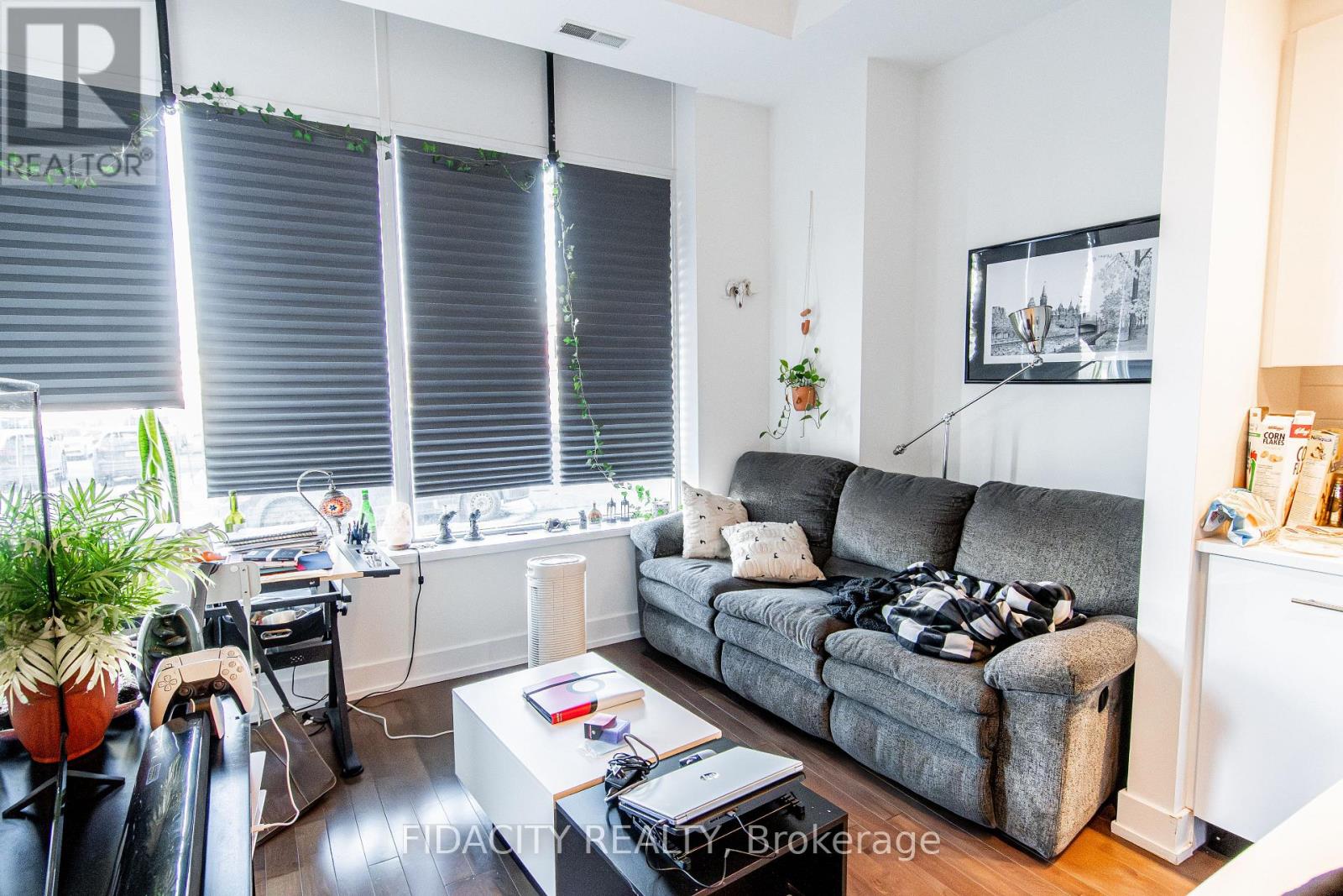 102 - 360 Patricia Street