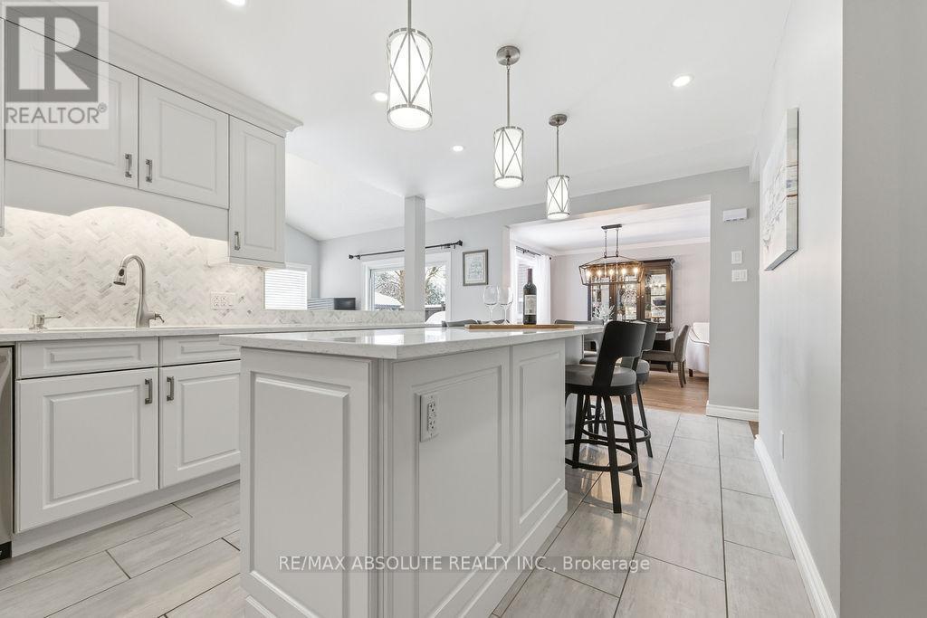 6145 Lariviere Crescent