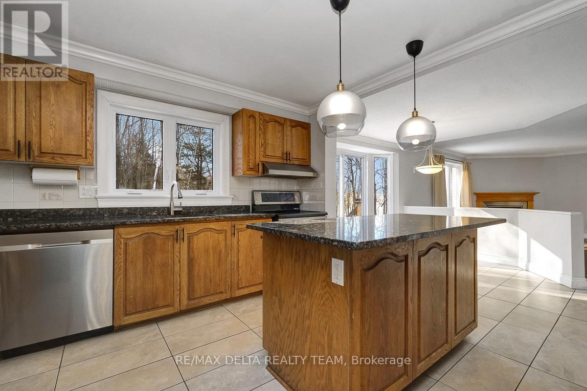 1662 Hunters Run Drive W