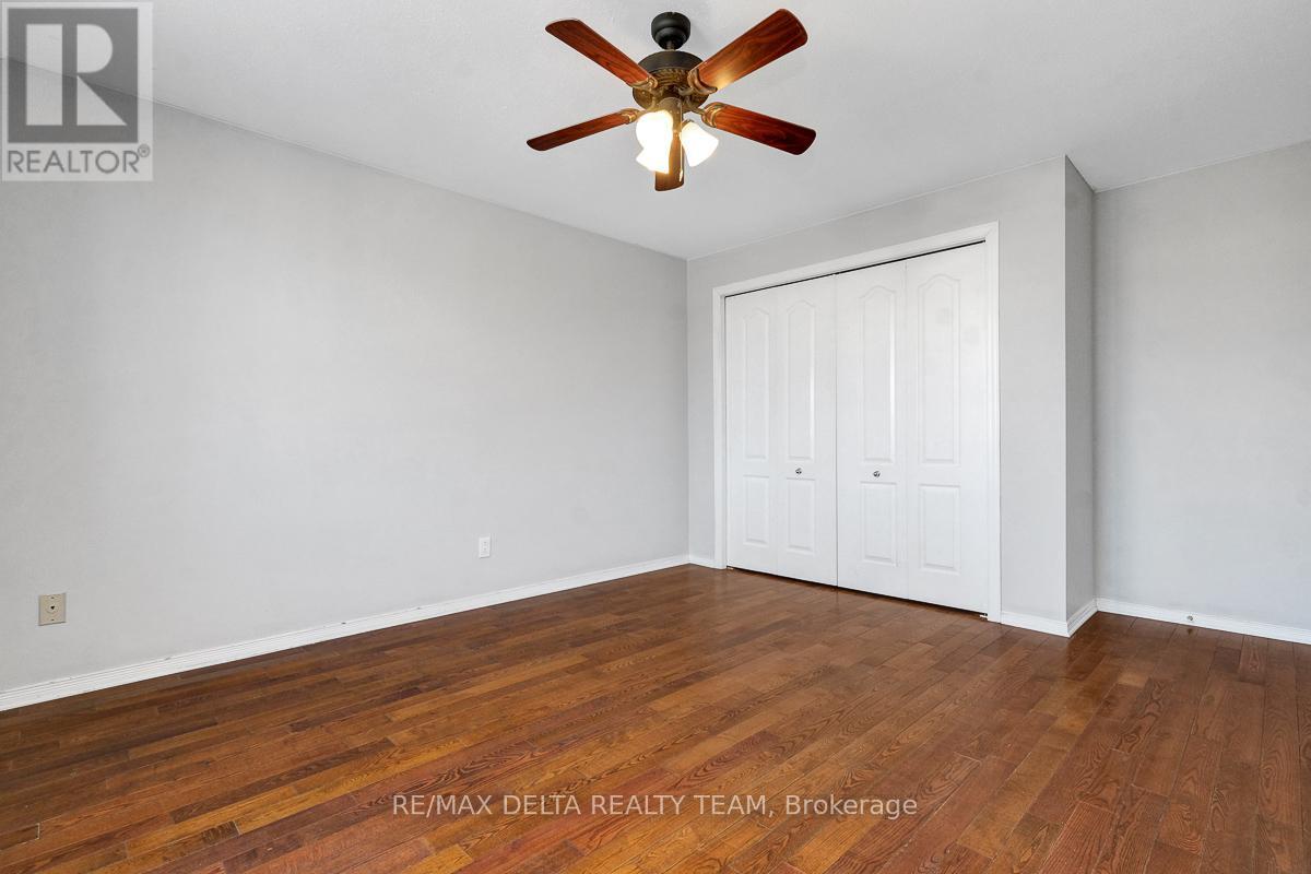 1662 Hunters Run Drive W