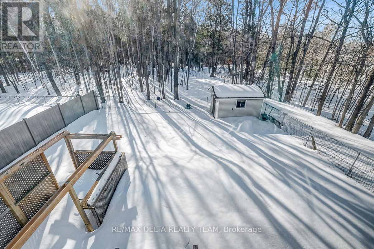 1662 Hunters Run Drive W