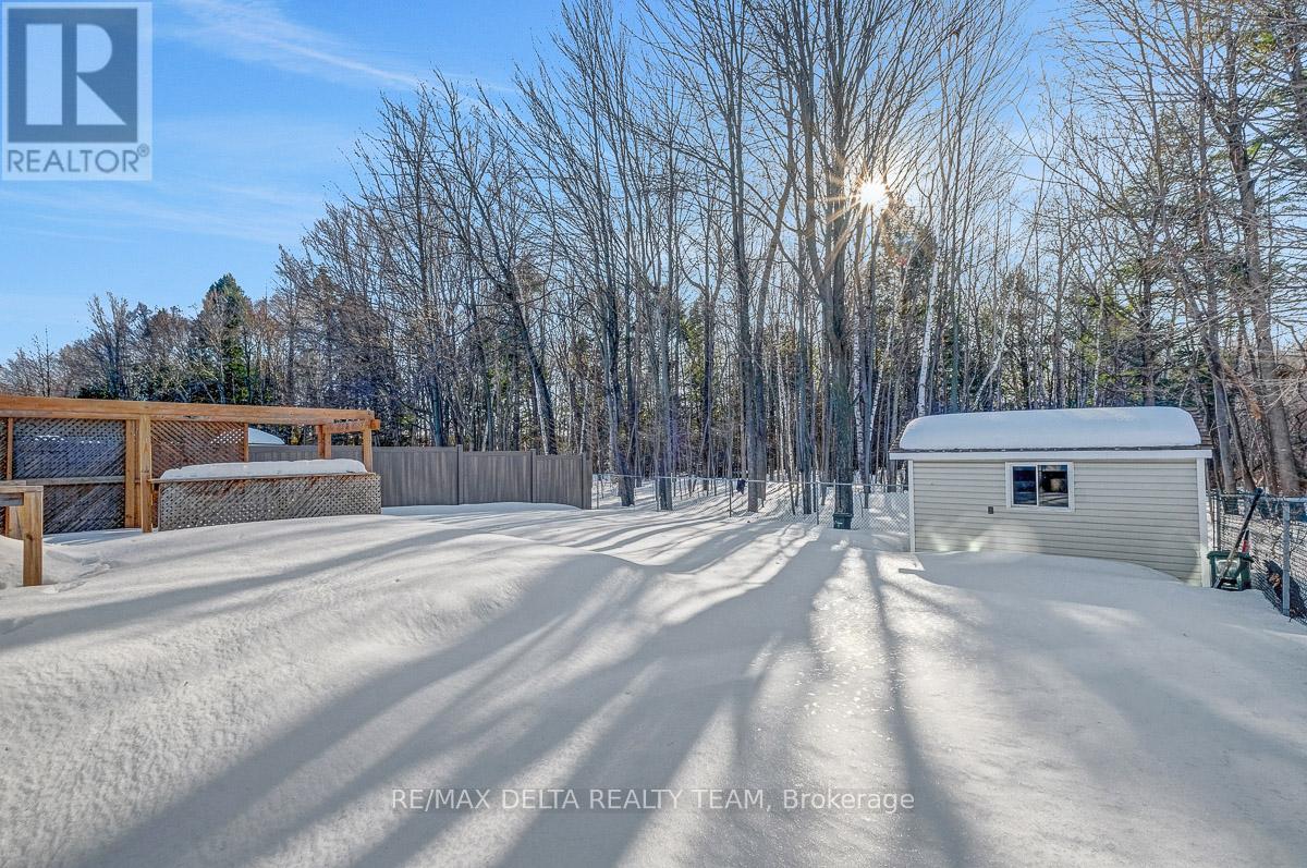 1662 Hunters Run Drive W