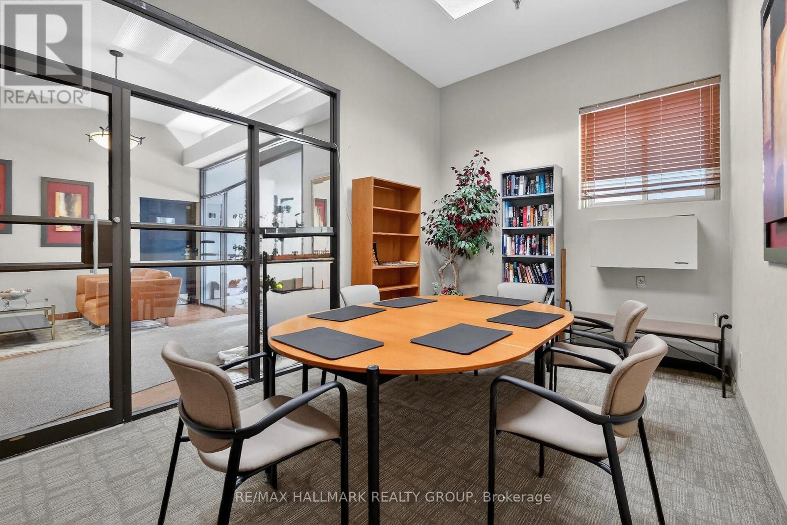 705 - 141 Somerset Street W