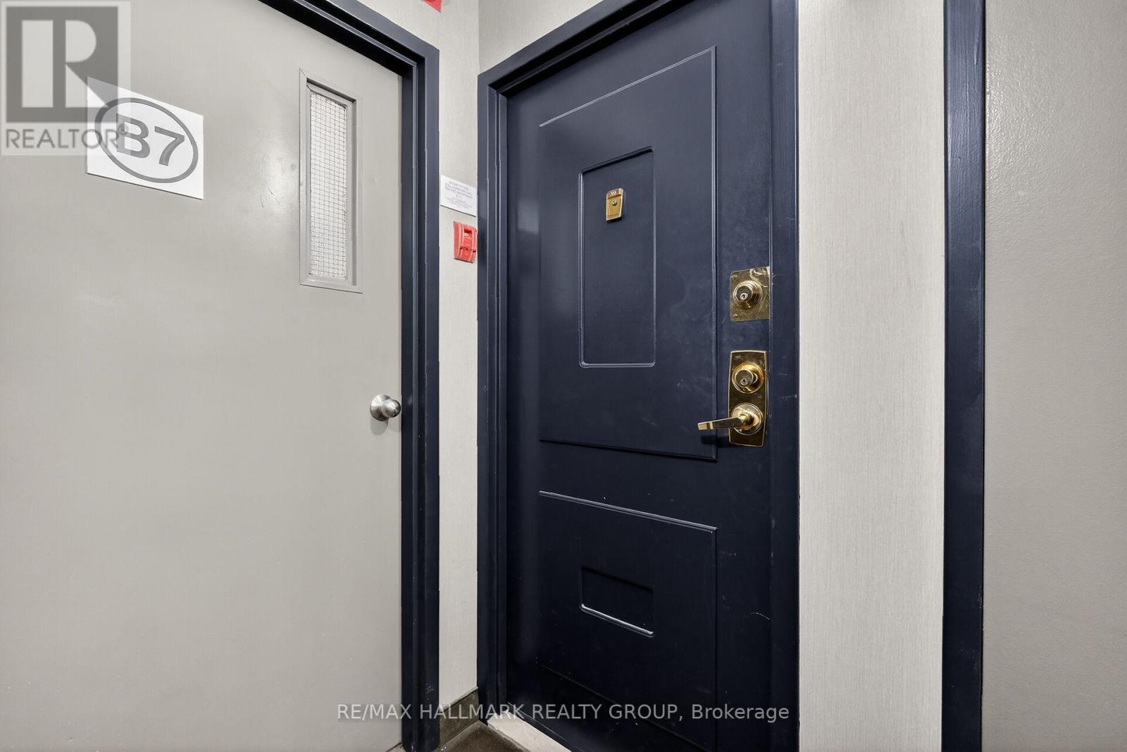 705 - 141 Somerset Street W