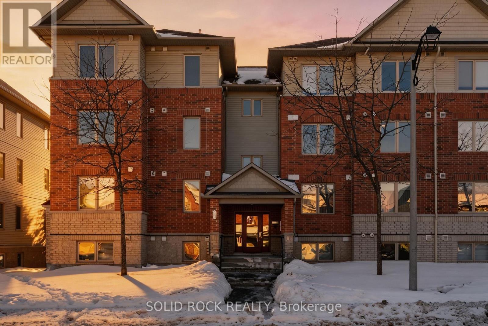 6 - 50 Barnstone Drive