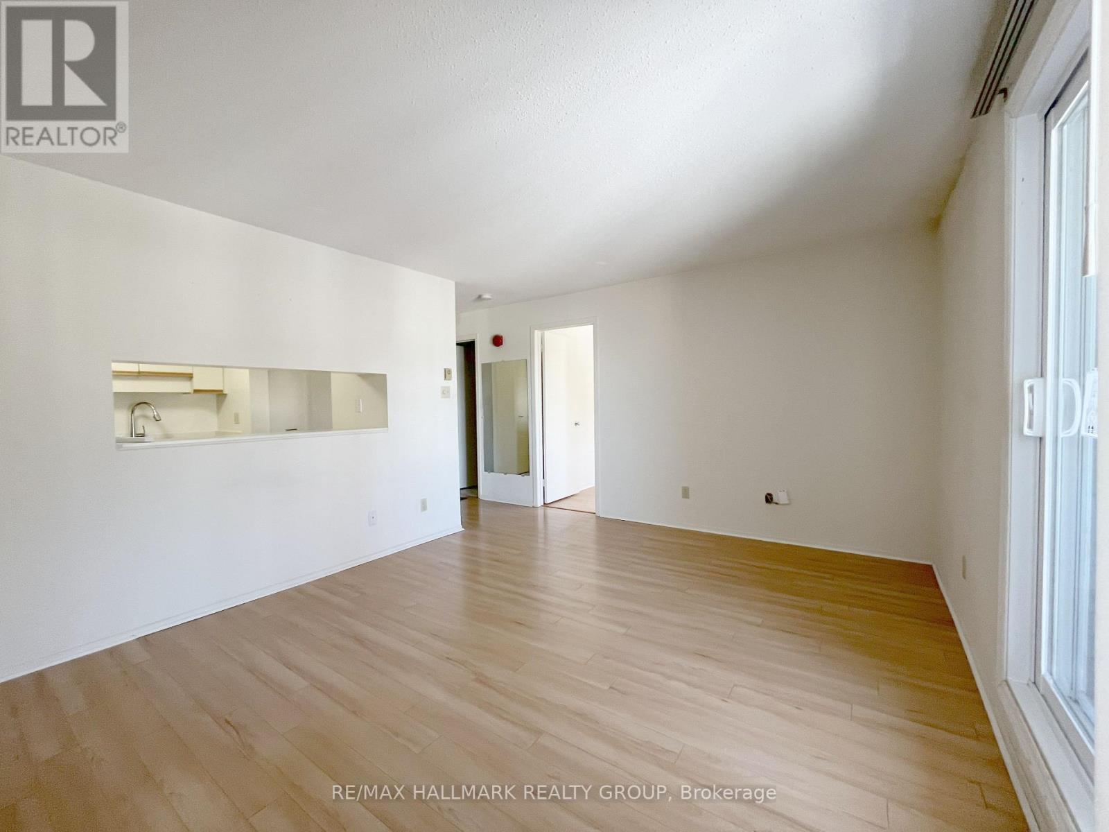 310 - 214 Viewmount Drive