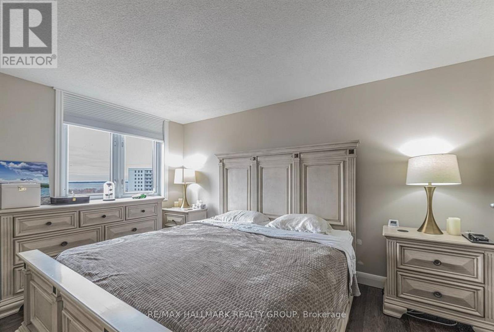 902 - 1025 Grenon Avenue