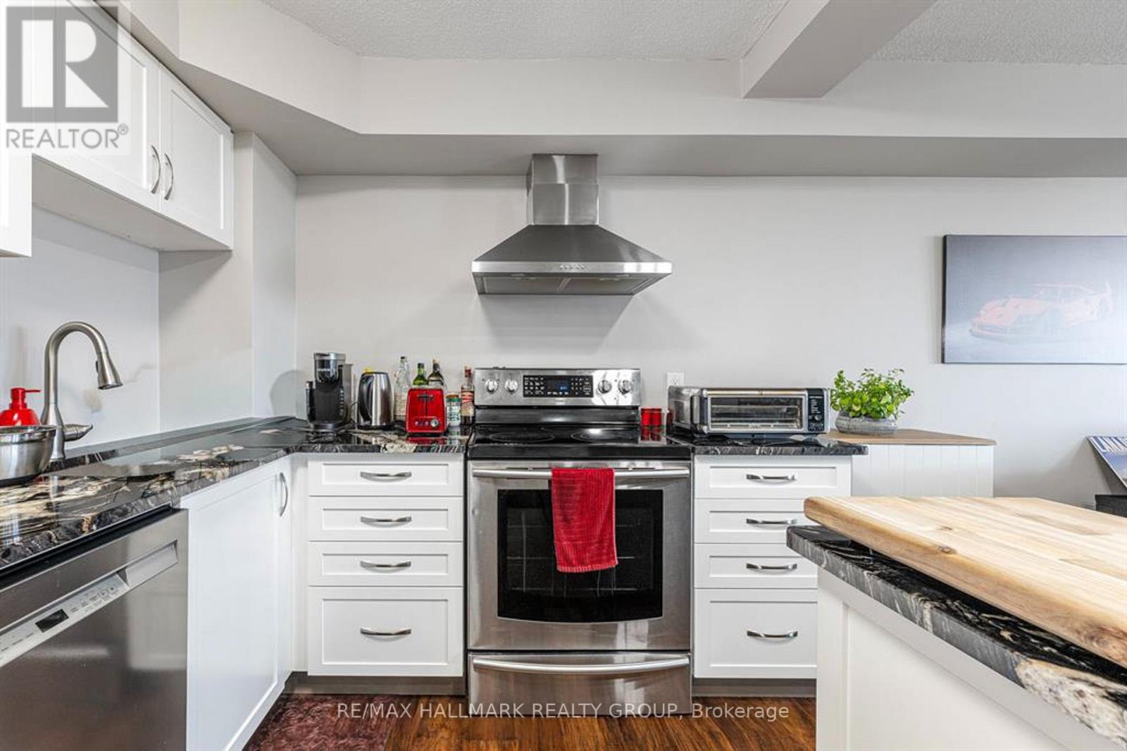 902 - 1025 Grenon Avenue