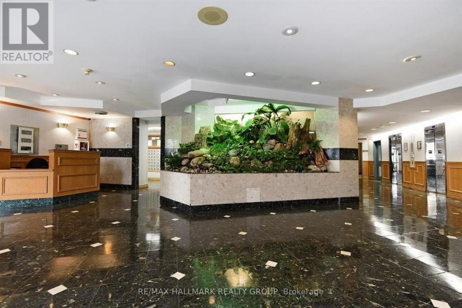 902 - 1025 Grenon Avenue