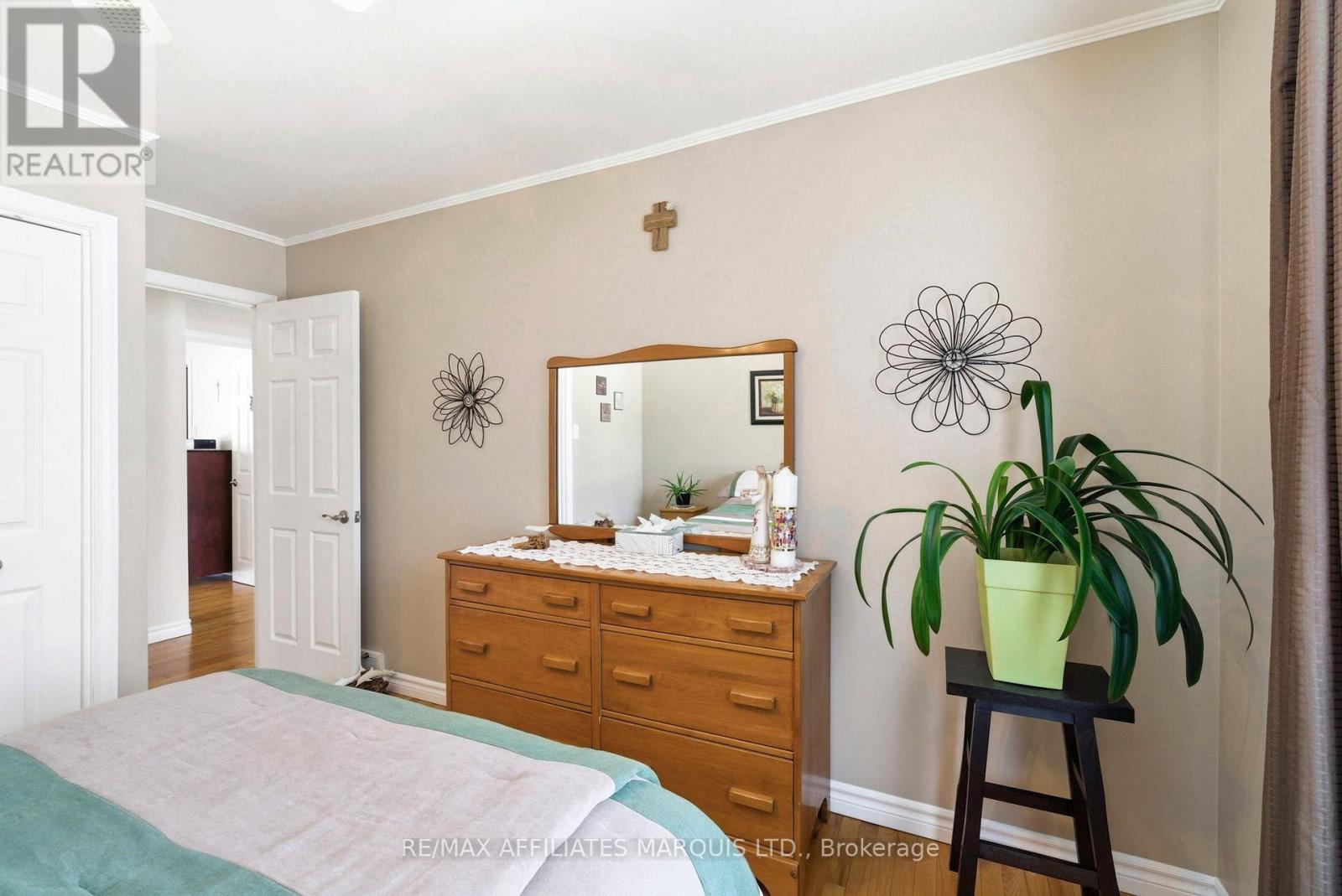 5650 Pinestone Drive