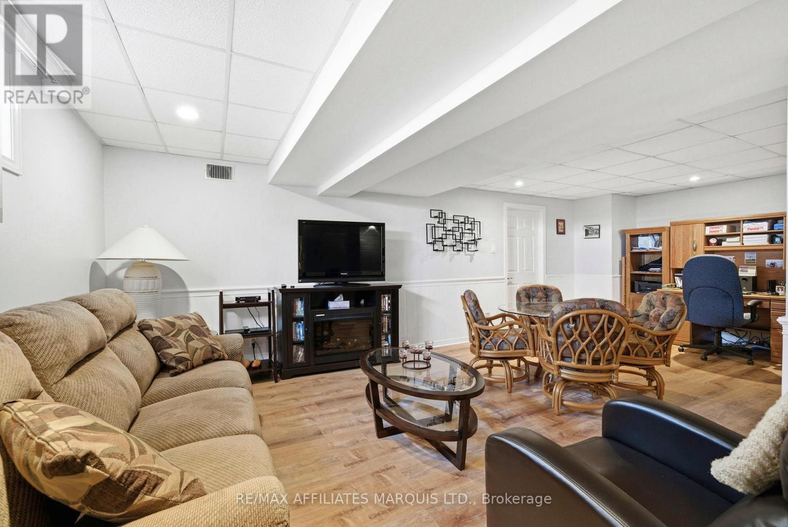 5650 Pinestone Drive