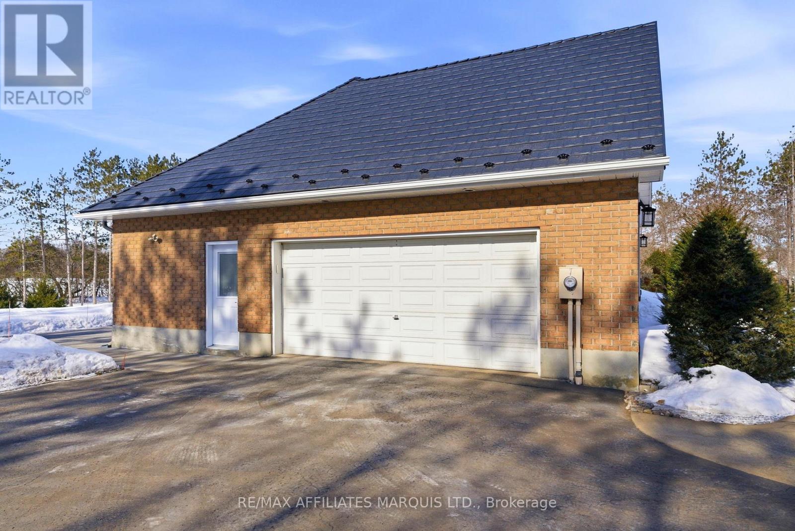 5650 Pinestone Drive