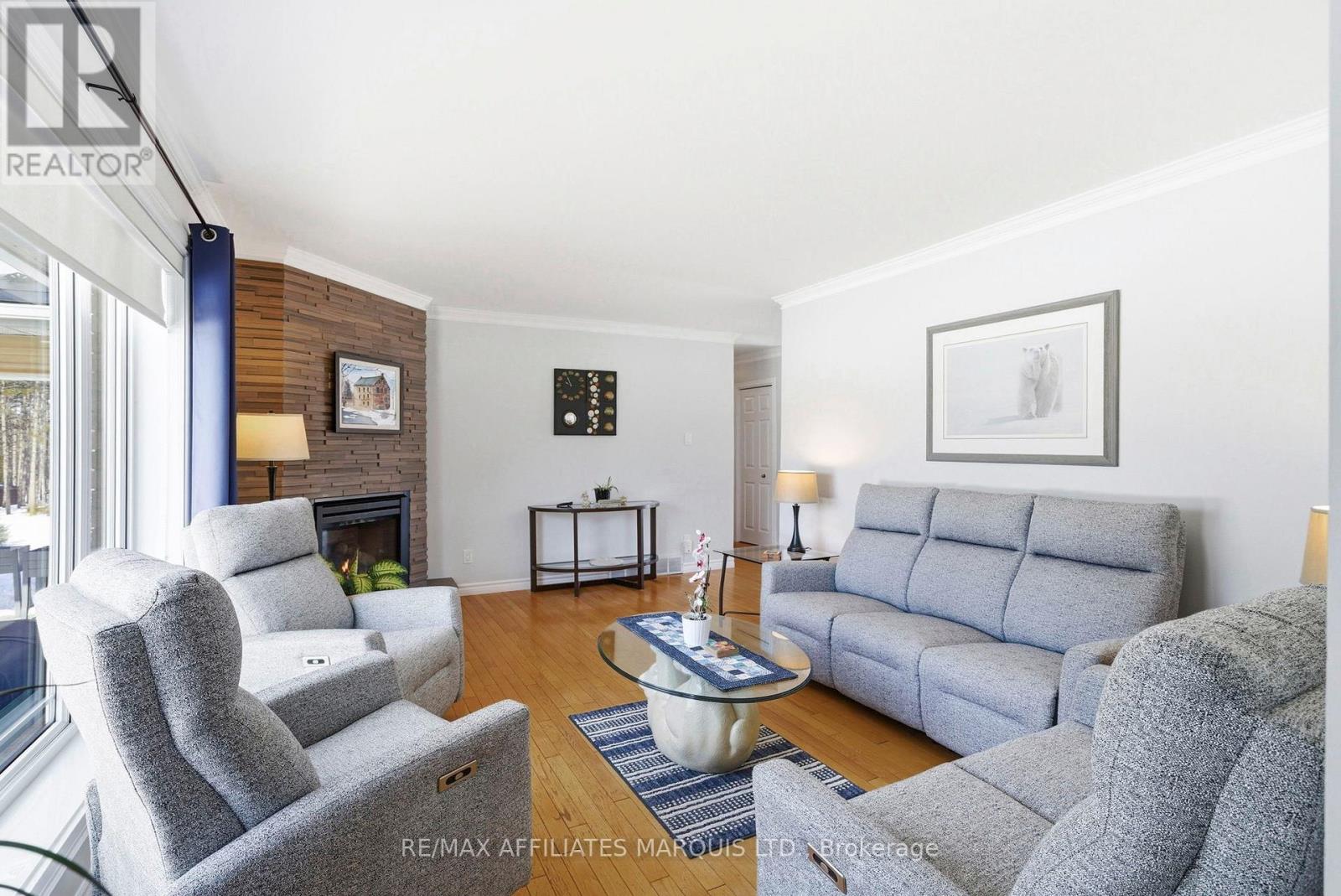 5650 Pinestone Drive