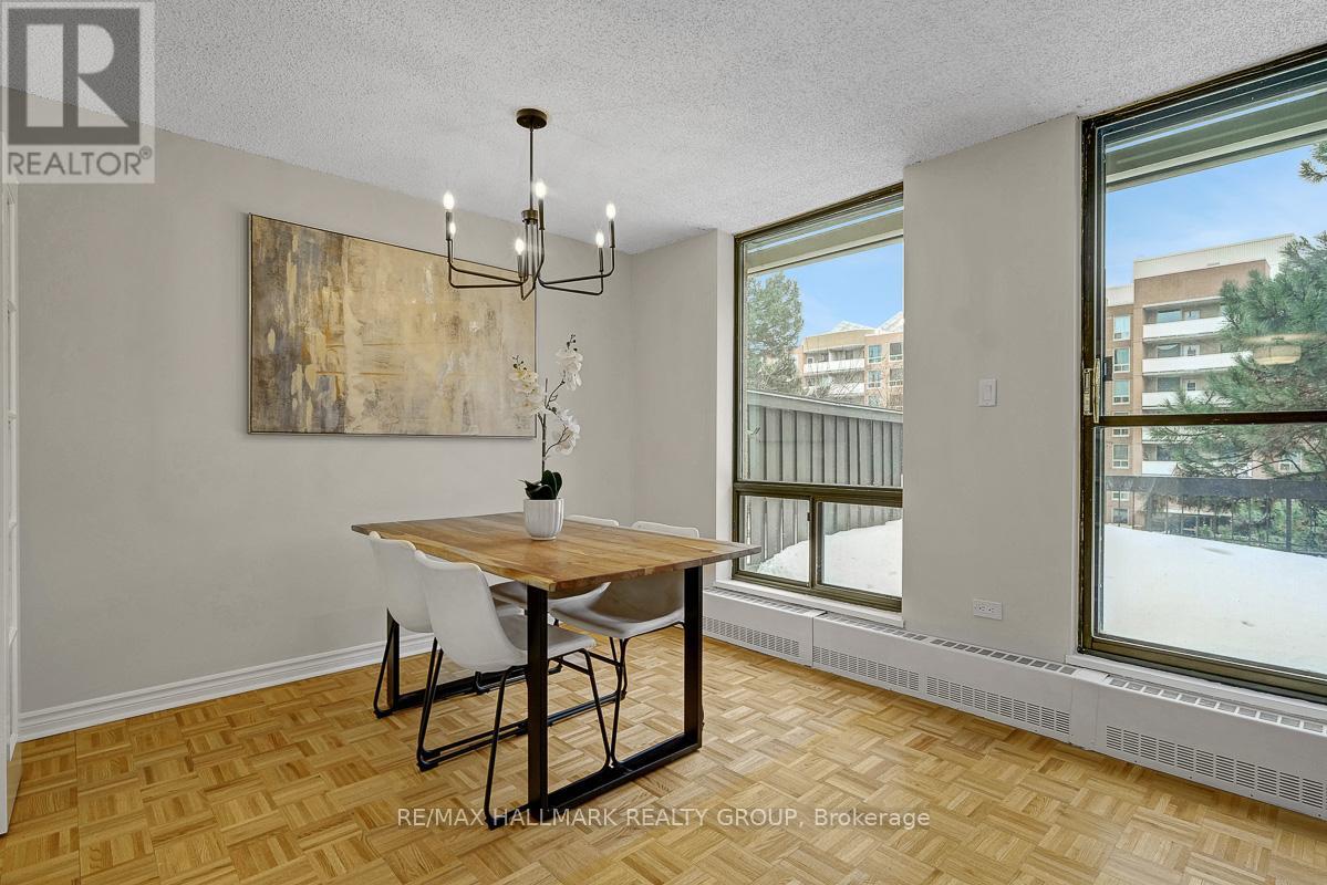 105 - 505 St Laurent Boulevard