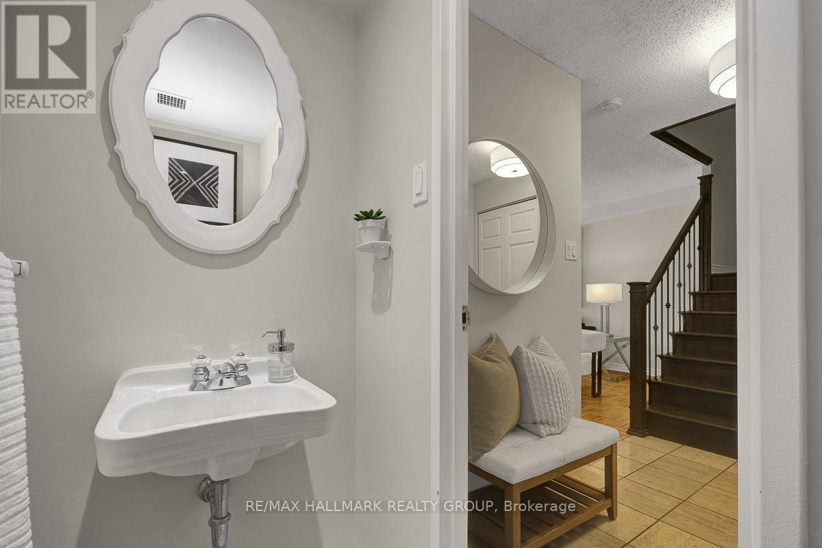 105 - 505 St Laurent Boulevard