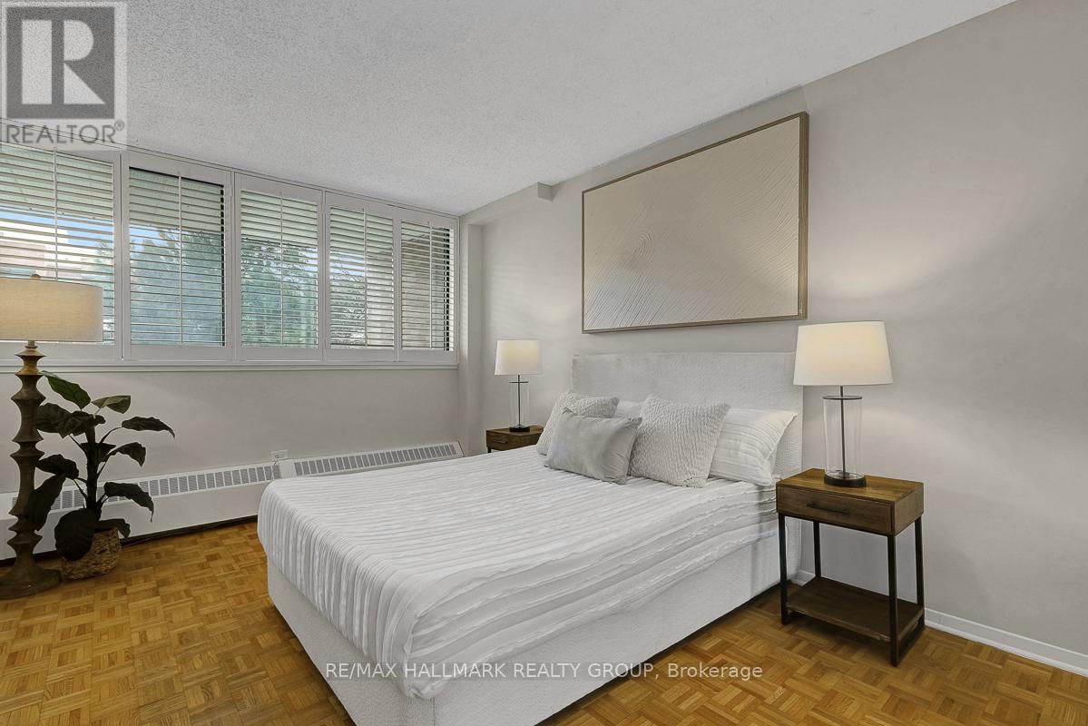 105 - 505 St Laurent Boulevard