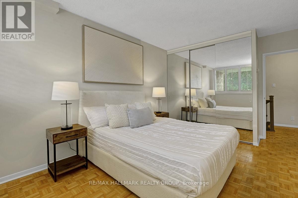 105 - 505 St Laurent Boulevard