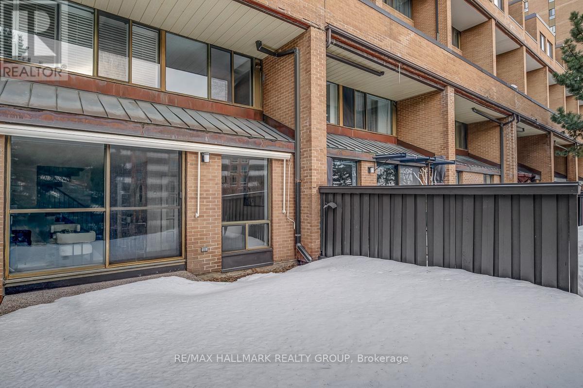 105 - 505 St Laurent Boulevard