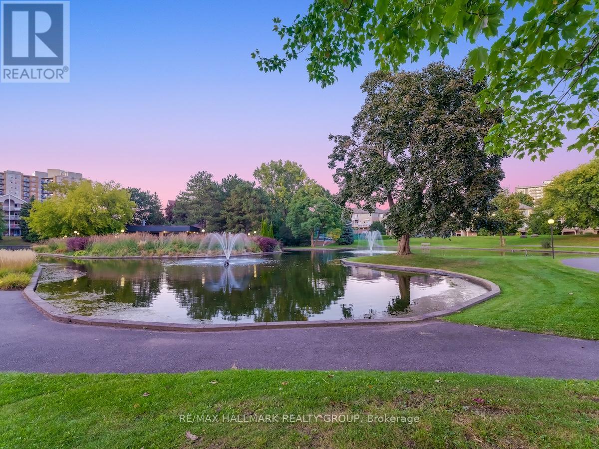 105 - 505 St Laurent Boulevard