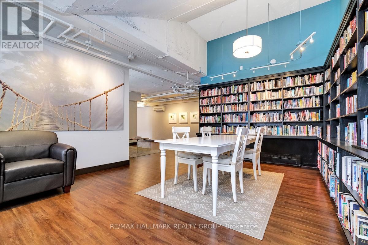 105 - 505 St Laurent Boulevard