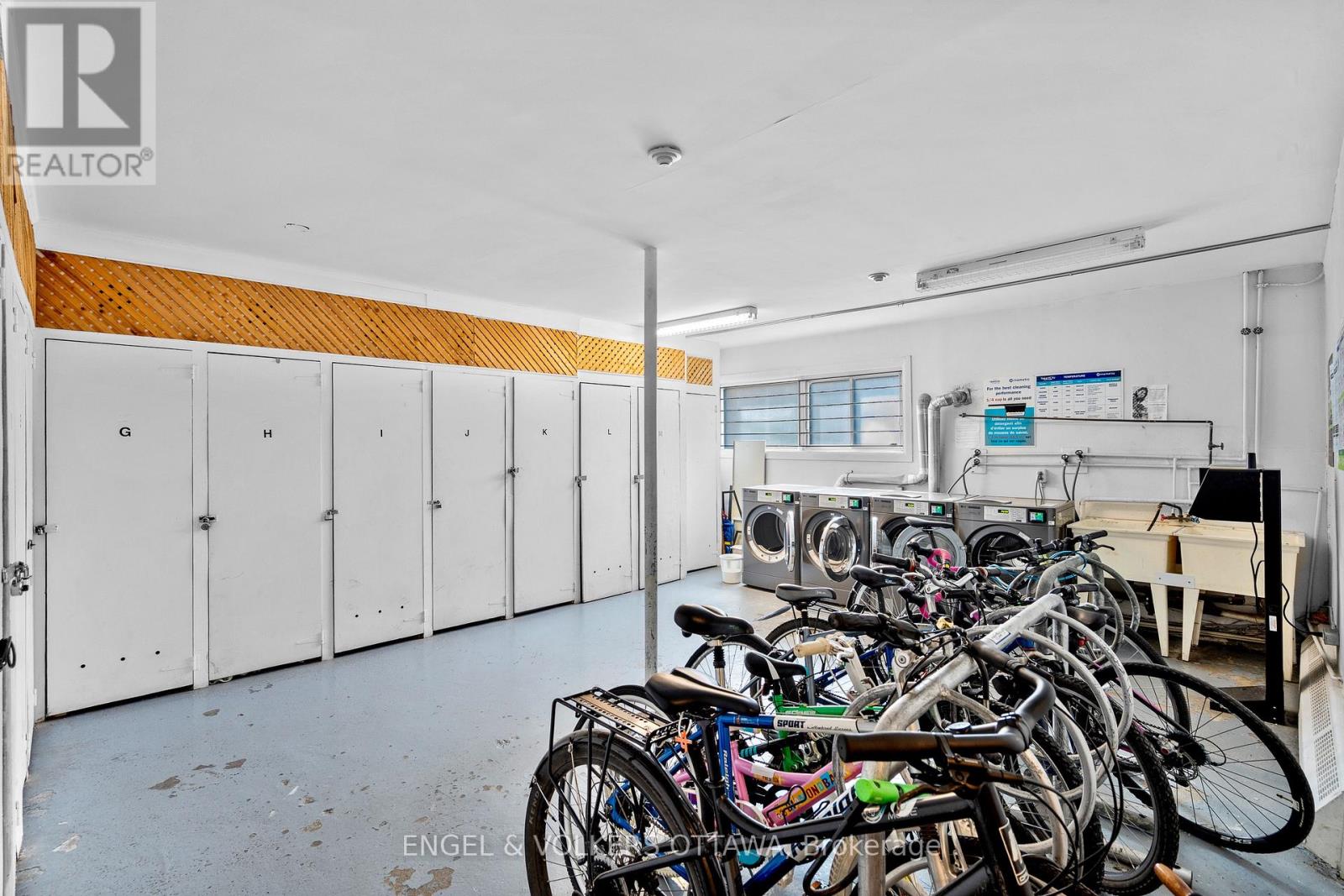 11 - 270 Beechwood Avenue