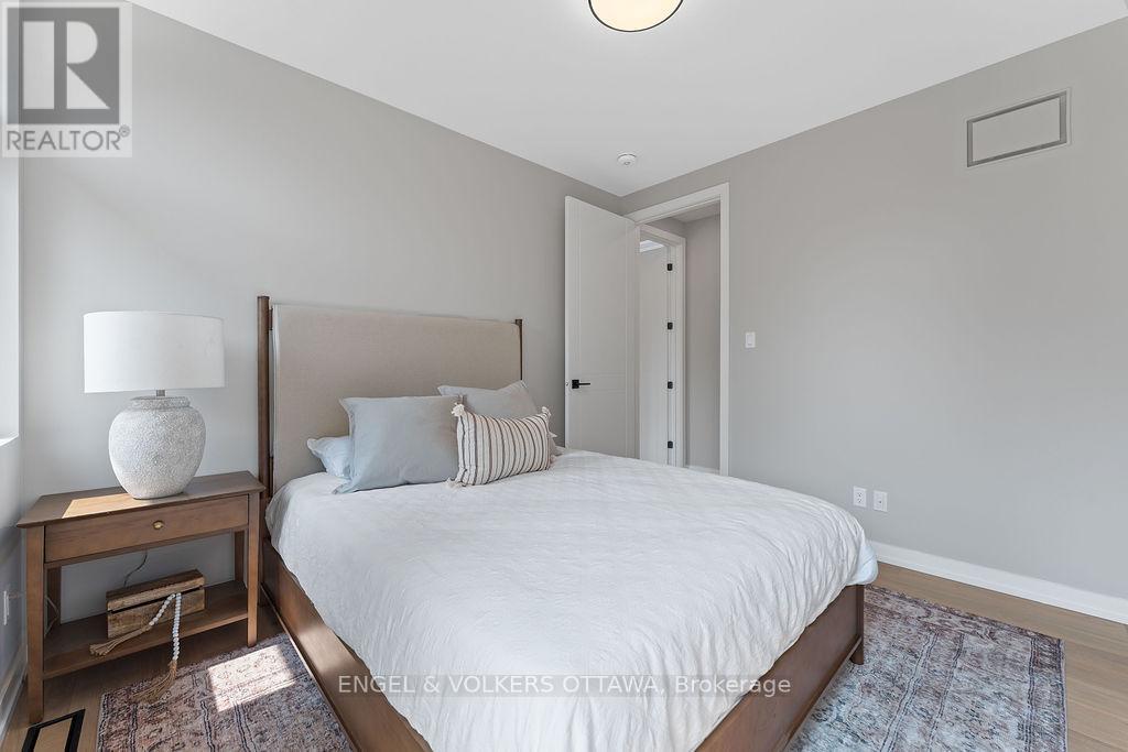 261 Dovercourt Avenue