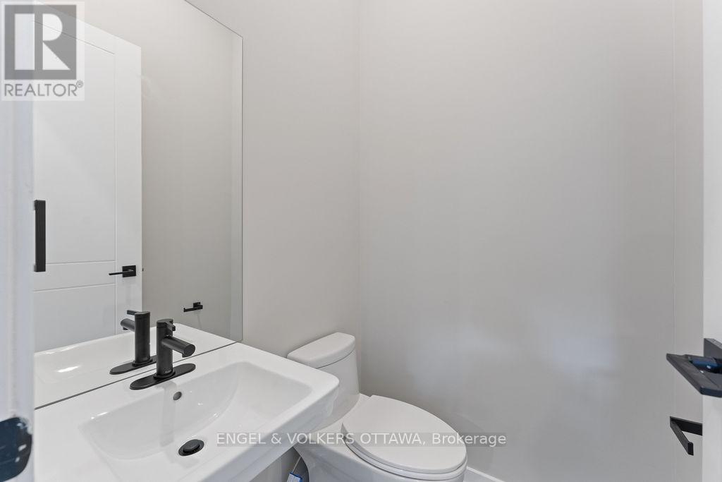 261 Dovercourt Avenue