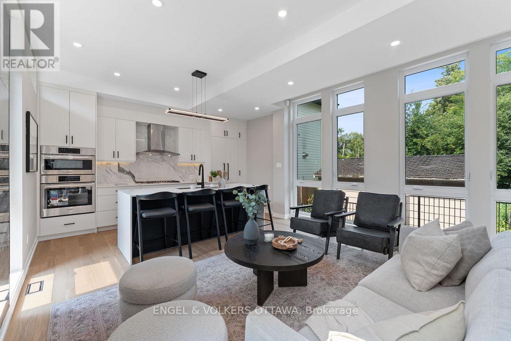 261 Dovercourt Avenue