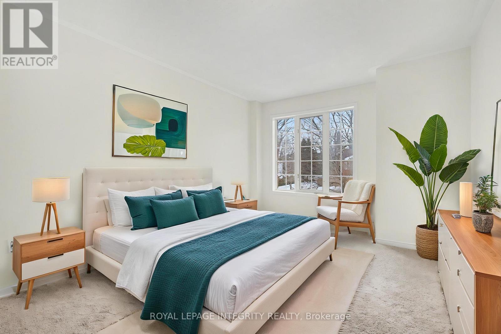 77 Daventry Crescent