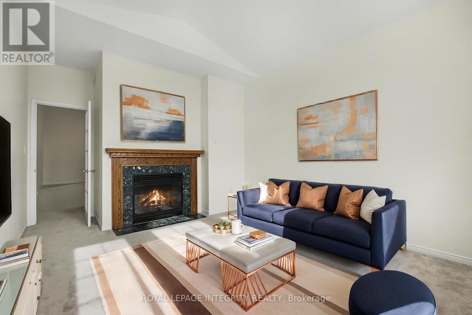 77 Daventry Crescent