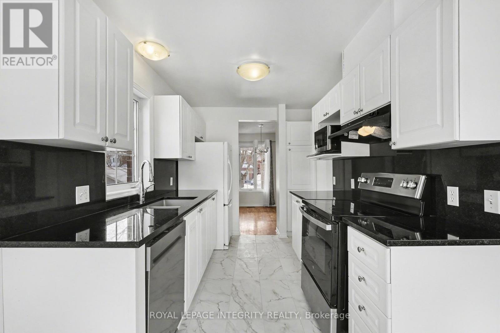 77 Daventry Crescent