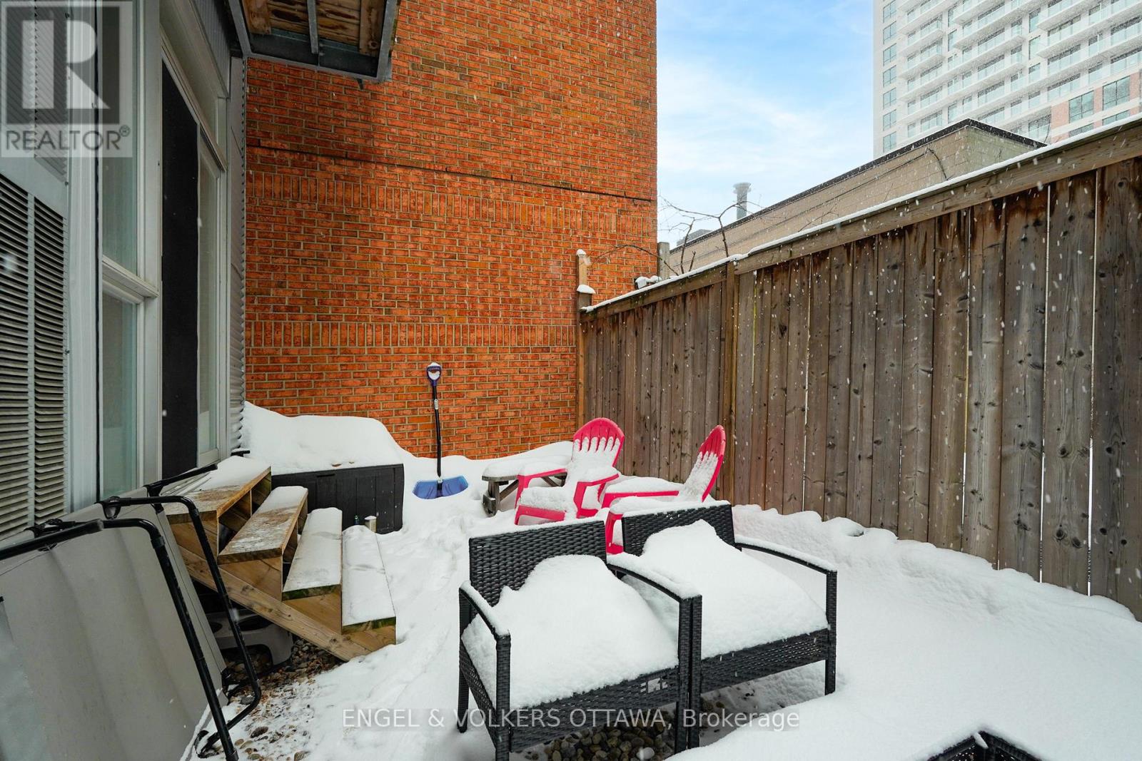 104 - 360 Cumberland Street