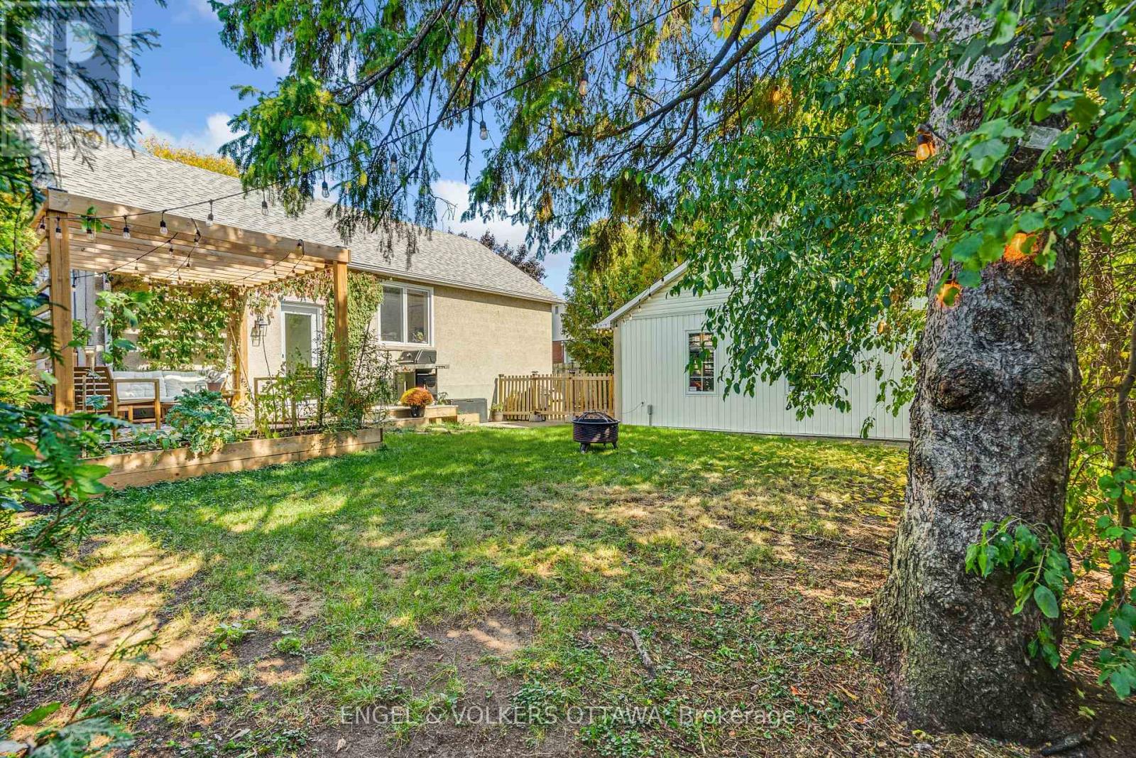 1270 Cheverton Avenue