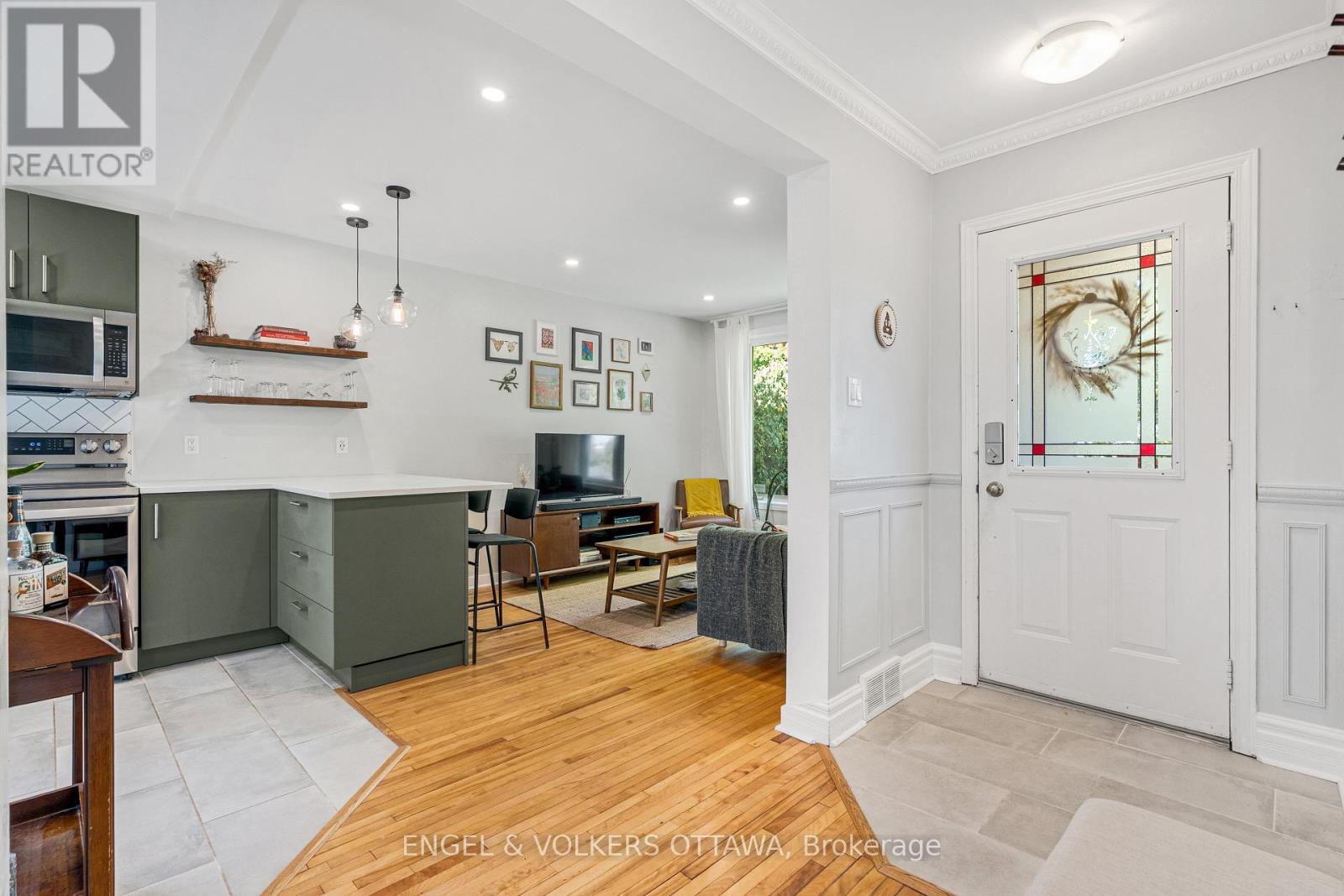 1270 Cheverton Avenue