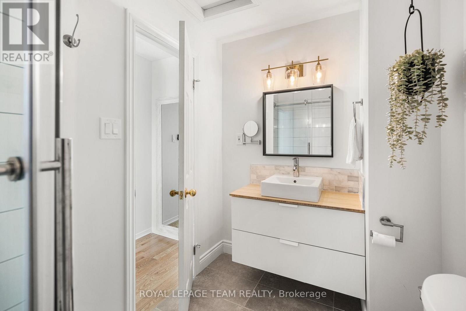 211 Longshire Circle