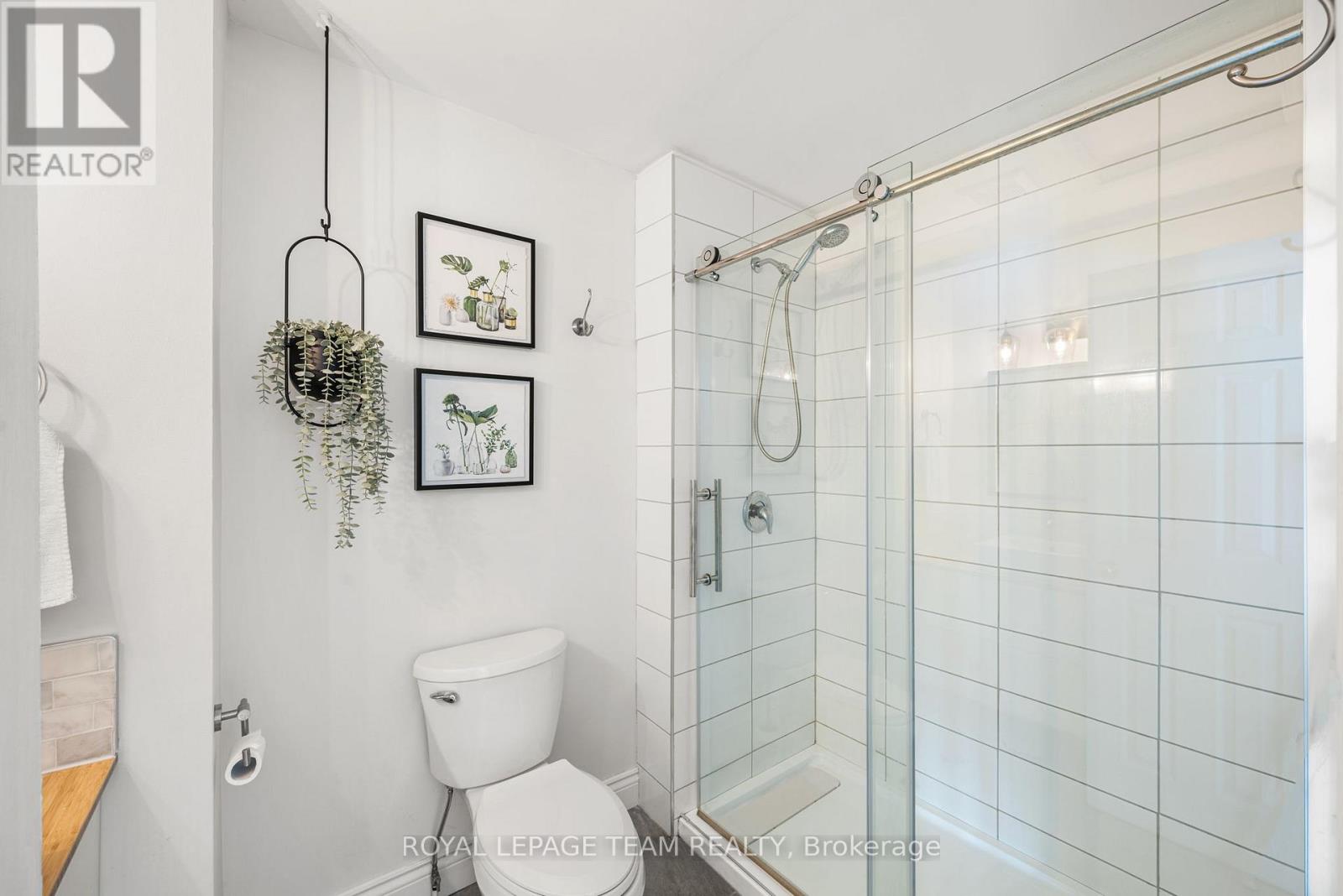 211 Longshire Circle