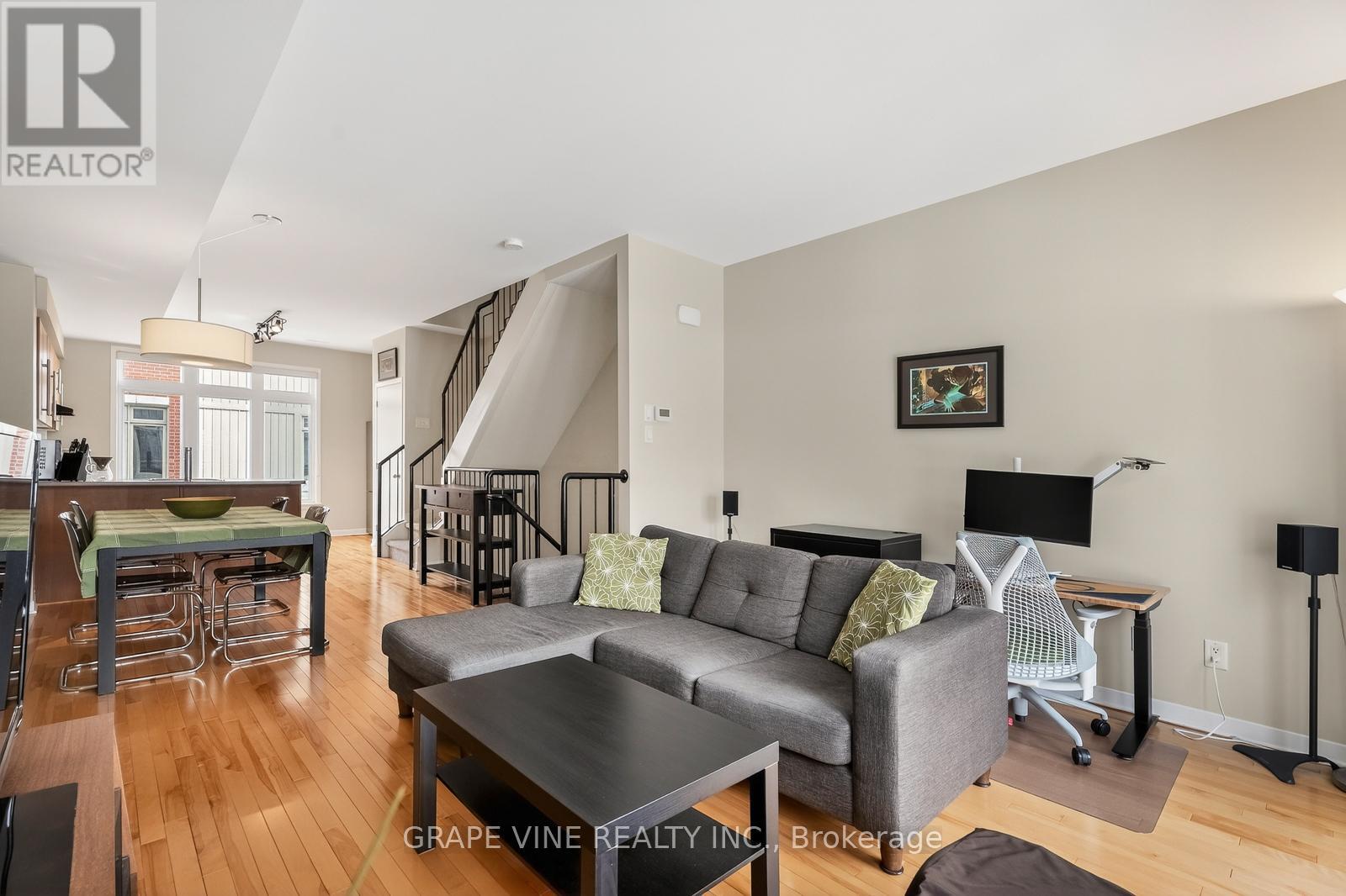 4 - 795 Montreal Road