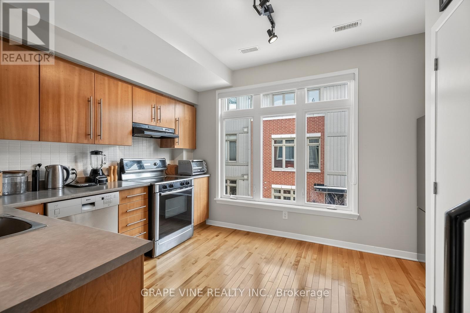 4 - 795 Montreal Road