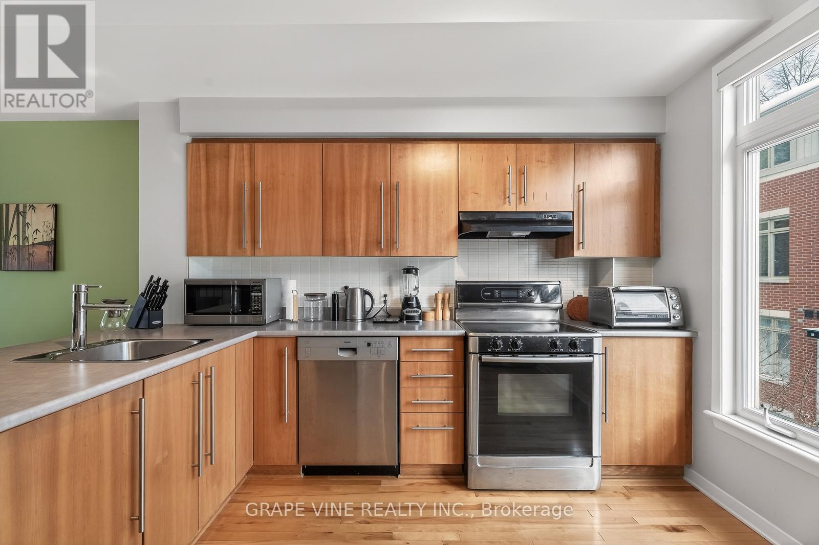 4 - 795 Montreal Road