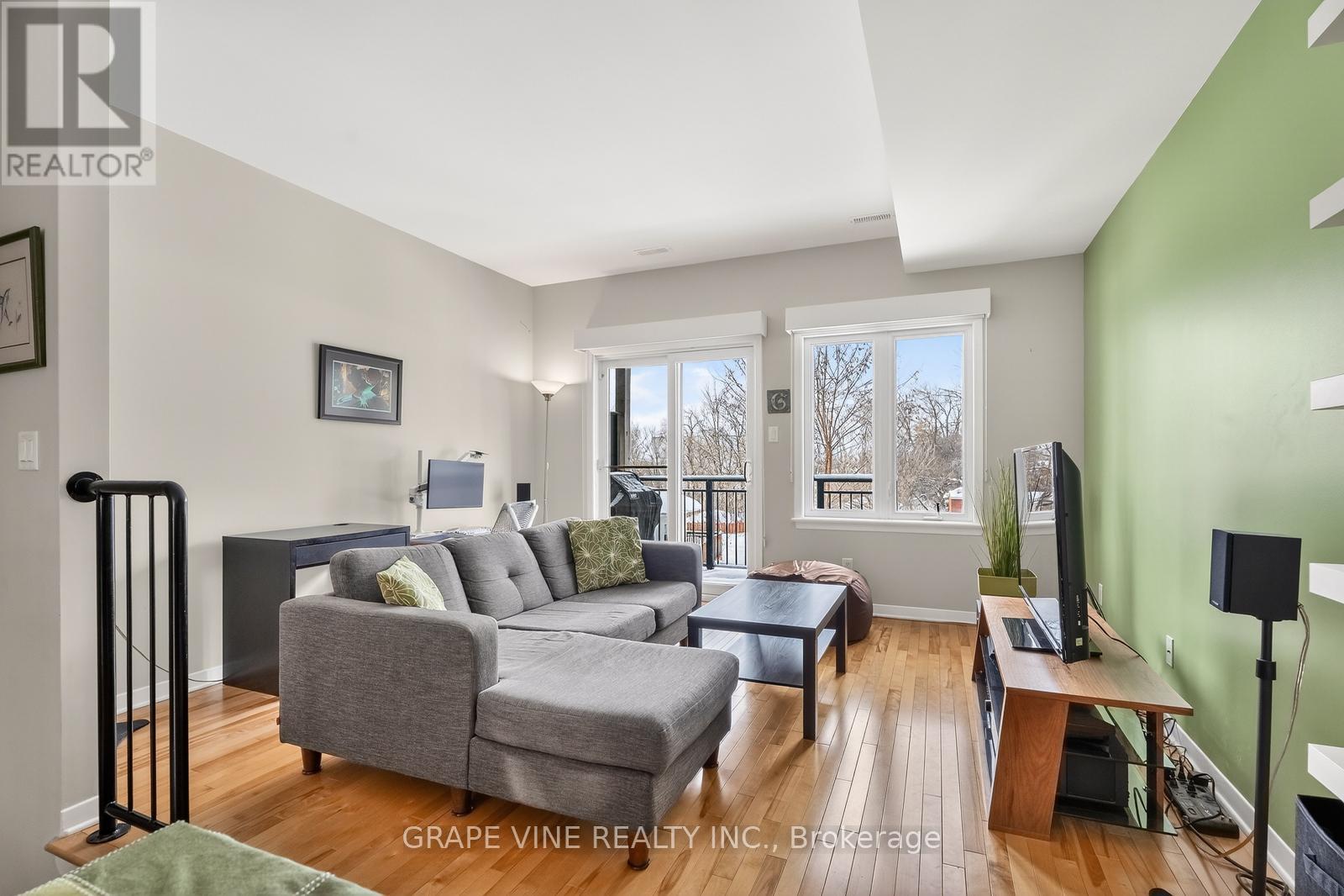 4 - 795 Montreal Road