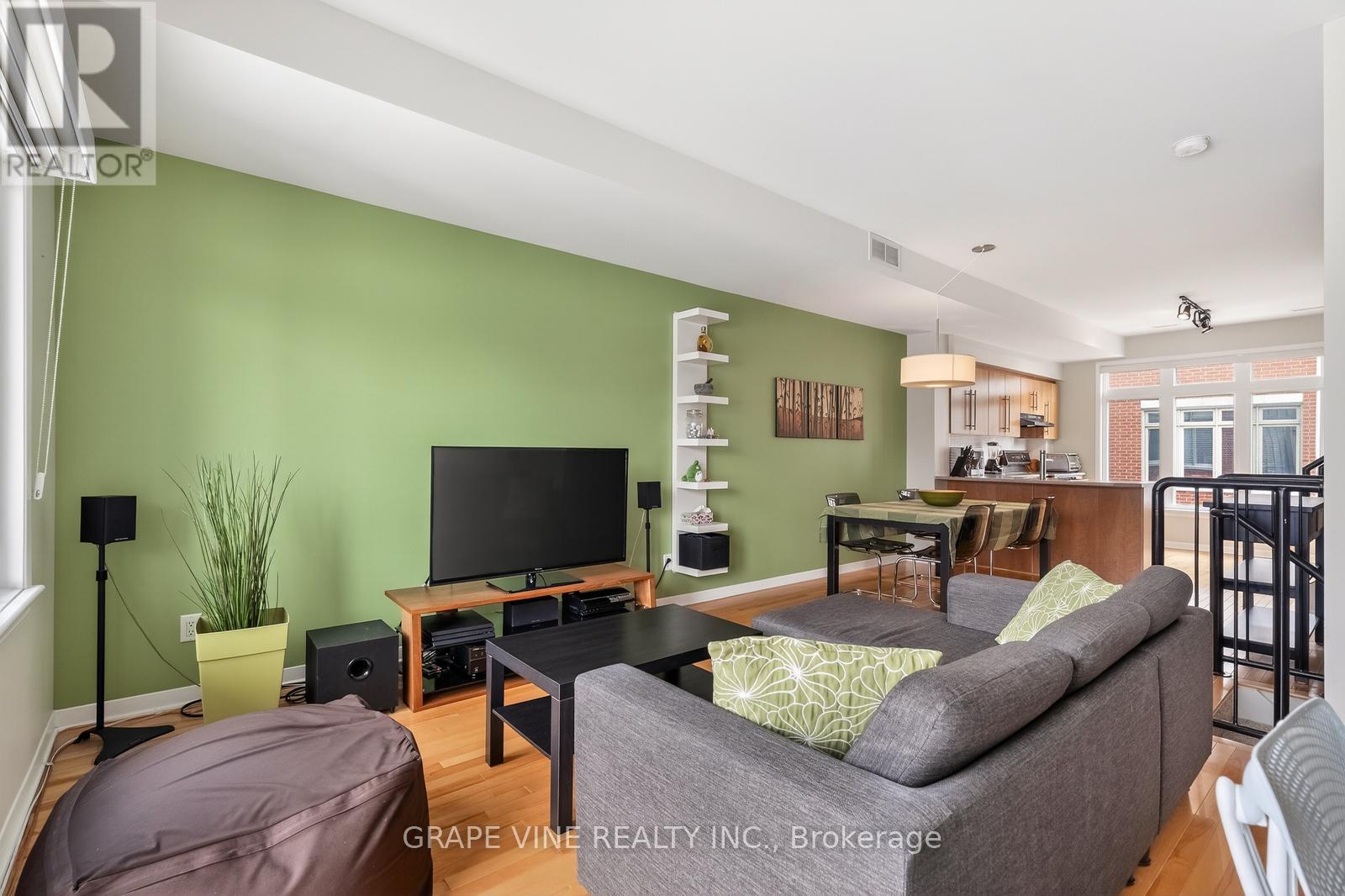 4 - 795 Montreal Road