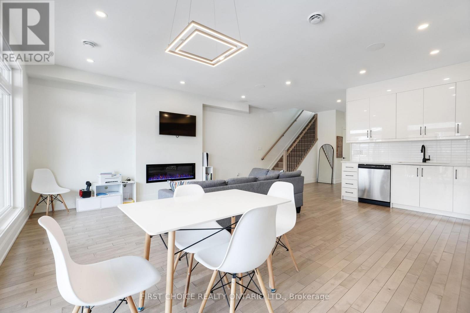 269 Queen Mary Street