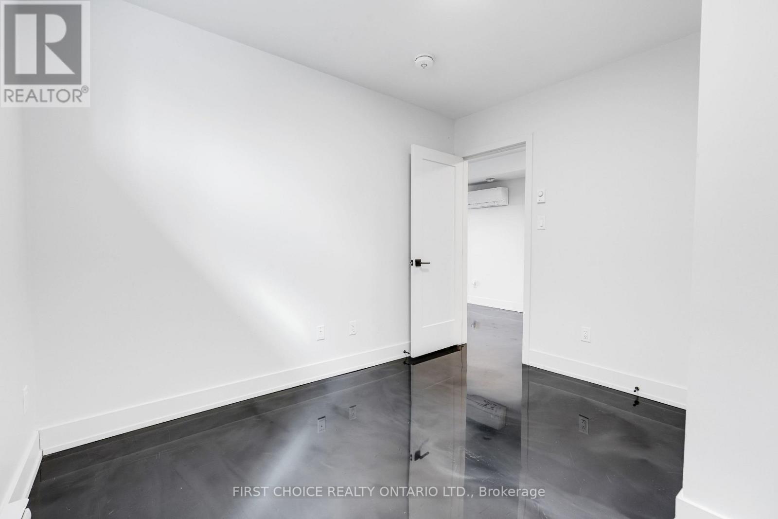 269 Queen Mary Street