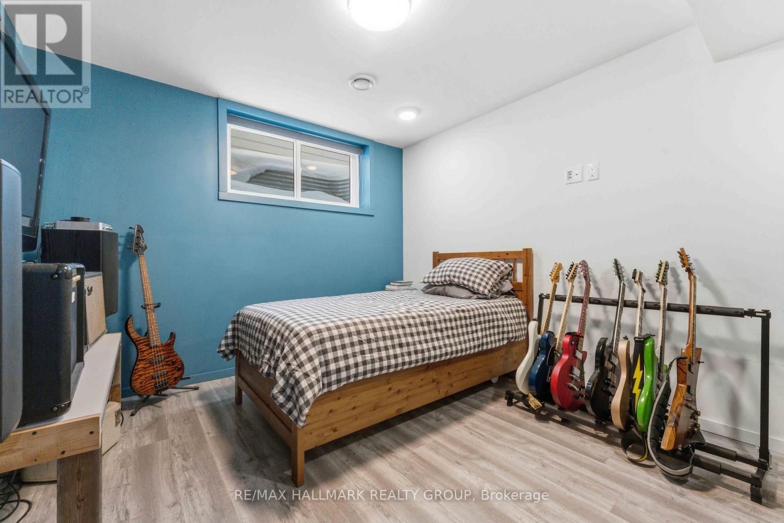 254 Sunnyridge Crescent